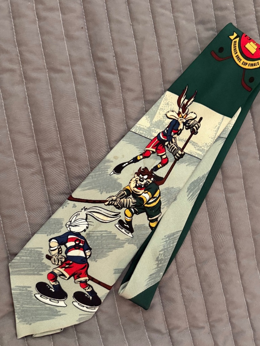 WARNER BROS HOCKEY TIE